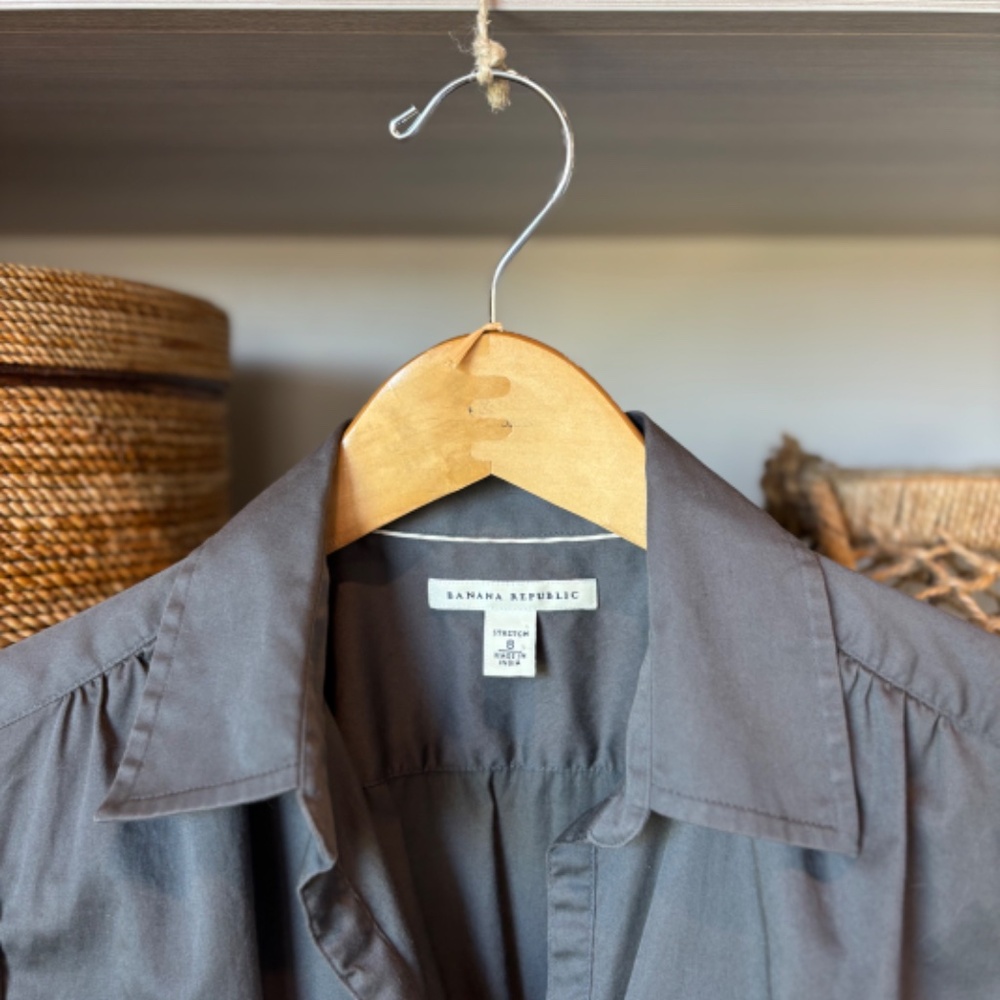 Banana Republic Adorable Cap Sleeve Collared Button Down Rutched Waist - Picture 4 of 6